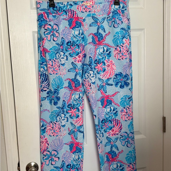 Lilly Pulitzer Pants - Lilly Pulitzer Luxletic Print capri pants